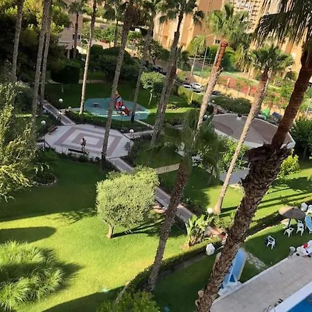Precioso En Urbanización Junto Al Mar. Apartamento