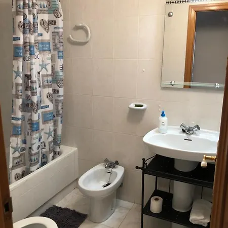 Apartamento Precioso En Urbanización Junto Al Mar. *