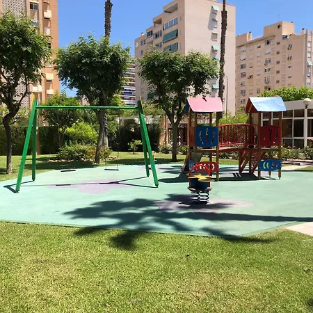 Precioso En Urbanizacion Junto Al Mar. *